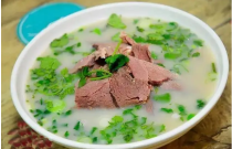 羊湯市場激戰(zhàn)正酣，如何在紅海中脫穎而出？創(chuàng)業(yè)者們的智慧博弈！