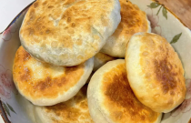 金黃酥脆餡餅如何風(fēng)靡全國？創(chuàng)新傳統(tǒng)結(jié)合，餡餅也能成創(chuàng)業(yè)爆點！