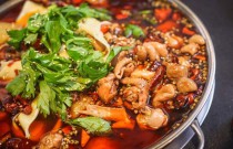 肥腸雞如何成美食界？創(chuàng)業(yè)者如何創(chuàng)新把握這舌尖上的黃金機遇！