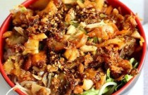 烤肉拌飯創(chuàng)業(yè)秘籍，如何日銷千份爆品，零經(jīng)驗(yàn)也能當(dāng)餐飲大佬？
