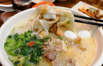 河南燴面華麗蛻變！傳統(tǒng)風(fēng)味如何征服現(xiàn)代人？速看品牌連鎖之路！