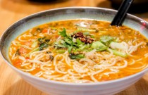 云南小鍋米線爆火！創(chuàng)業(yè)如何脫穎而出？秘訣速看，錯(cuò)過等哭！