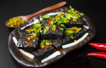 精品臭豆腐如何成創(chuàng)業(yè)新星？獨特技巧+創(chuàng)新搭配，引爆味蕾新潮流！