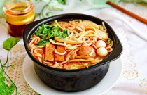 砂鍋菜雖小，卻能燉出大乾坤？看他如何用一鍋菜，開啟創(chuàng)業(yè)新篇章！