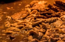 想找鹵菜培訓班？鹵菜培訓班怎么選？優(yōu)質教學助你輕松創(chuàng)業(yè)！