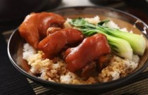 想學豬腳飯技術(shù)？豬腳飯培訓技術(shù)哪家好？選對學校，輕松創(chuàng)業(yè)賺大錢