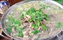 學(xué)正宗羊雜湯要多少錢？輕松創(chuàng)業(yè)，先了解這些關(guān)鍵費用！