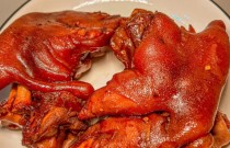 鹵菜創(chuàng)業(yè)：虧本幾率大嗎？揭秘成功秘訣