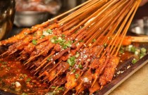 冷鍋串串怎么做才入味？來廚仟藝學(xué)正宗技術(shù)！