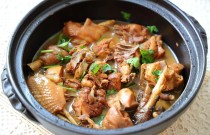 學(xué)會(huì)小砂鍋菜譜，做出家人喜歡的飯菜，輕松提升餐桌魅力。