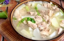 掌握正宗羊肉湯制作技巧，提升味道水平，開啟創(chuàng)業(yè)之路