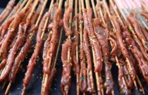 鐵板鴨腸技術(shù)教學(xué)，從配料到火候，輕松掌握秘制風(fēng)味！