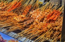 麻辣燙串串香擺地攤，一天能賺多少錢？3大關鍵點決定生意火爆與否！