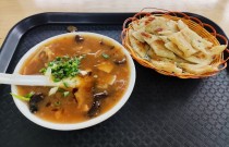 胡辣湯的做法和配料揭秘！3個(gè)關(guān)鍵技巧，學(xué)會(huì)后湯底更濃郁！