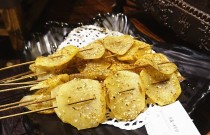 烤土豆的家常做法：簡單又美味的燒烤技巧，輕松學(xué)會！
