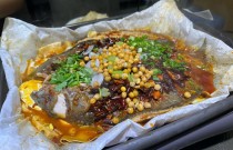 烤魚(yú)的做法：簡(jiǎn)單又美味，燒烤必備的美味選擇
