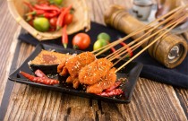 炸串一天賣500掙錢嗎？餐飲創(chuàng)業(yè)的盈利潛力分析