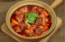 開砂鍋店賺錢嗎？成本低回報(bào)穩(wěn)，擺攤開店都能火爆！