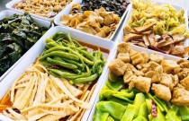 鴨貨素菜都有啥？搭配全了，擺攤顧客一口接一口！