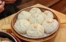 挑戰(zhàn)包 200 個包子擺攤，面發(fā)絕了卻剩餡？