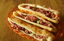 河間驢肉火燒和面配方？做好關(guān)鍵細(xì)節(jié)，開店才能更穩(wěn)！