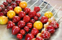 做糖葫蘆成本多少錢(qián)？小投入大熱銷(xiāo)，學(xué)會(huì)這幾點(diǎn)不走彎路！