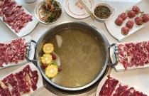 牛肉火鍋怎么做才算正宗？掌握刀工與湯底秘訣，新手也能輕松出精品！