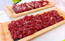 潮汕牛肉火鍋培訓(xùn)班靠譜嗎？現(xiàn)切牛肉鮮香四溢，學(xué)好技術(shù)才能吃香！