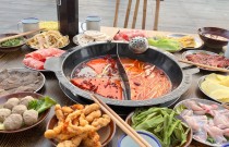 擺地?cái)偦疱佋趺醋?？教你低成本起步技巧，一鍋熱氣闖出餐飲新路子！