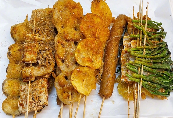 新手賣炸串會(huì)不會(huì)虧？其實(shí)，只要穩(wěn)扎穩(wěn)打，賺錢不難！