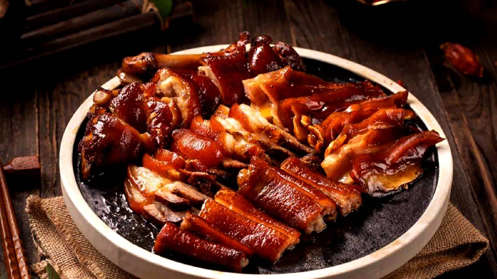 想學(xué)鹵味全套？鹵味培訓(xùn)學(xué)費(fèi)揭秘，學(xué)鹵味全套需要多少錢？