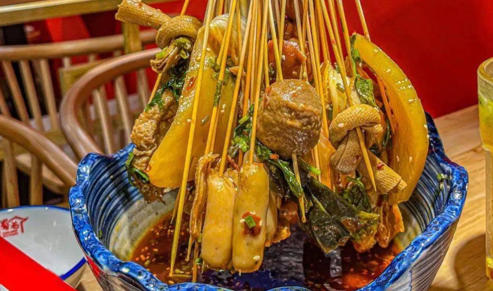 金湯熱鹵一元一串，想學(xué)最正宗技術(shù)？輕松學(xué)會(huì)！