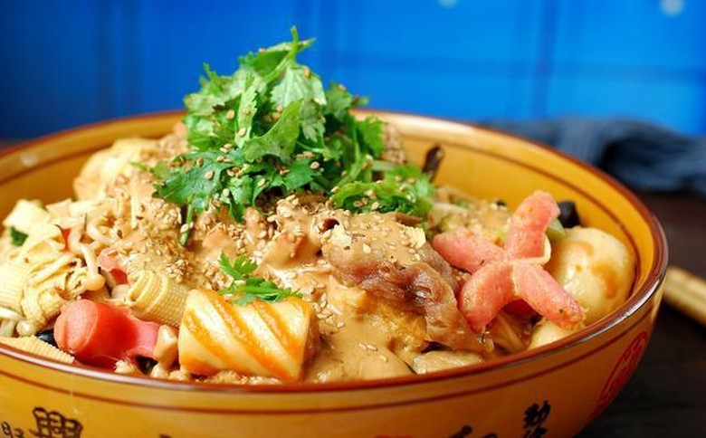 想開麻辣燙店？開麻辣燙店需要多少錢？這里有你想知道的所有答案！
