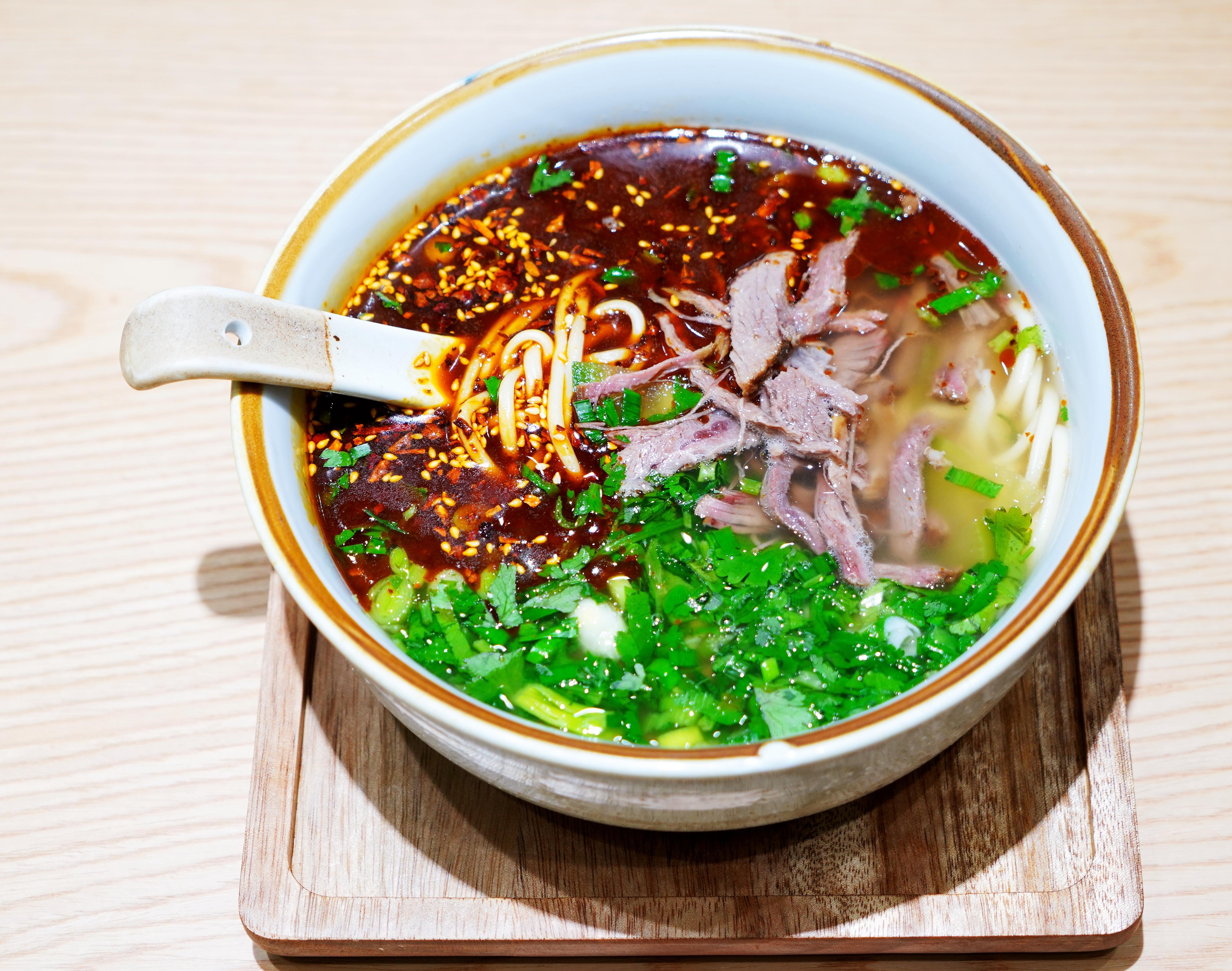 你也能做出正宗的蘭州拉面湯！掌握配方，味道不同凡響