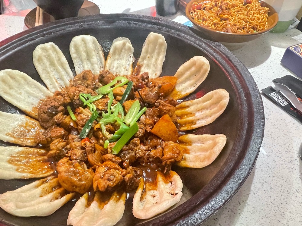 掌握地鍋雞的獨特烹飪技巧，開創(chuàng)屬于你的餐飲事業(yè)