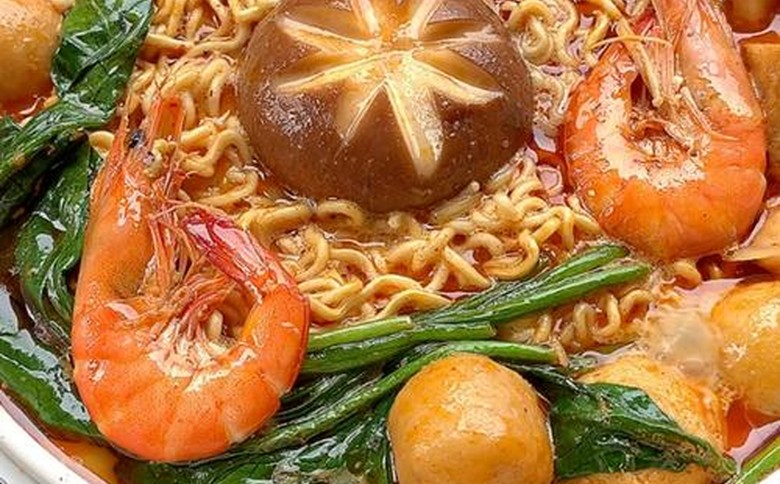 學東北麻辣燙，不只學配方，學會開店，打造自有品牌。