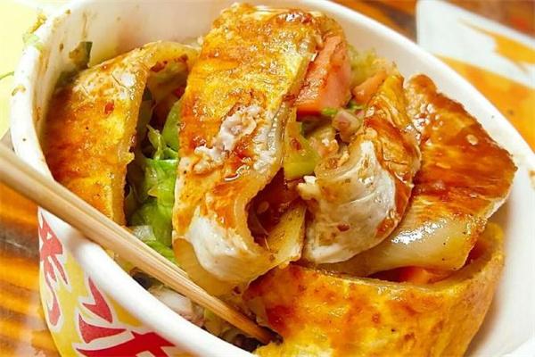 學習烤冷面，掌握正宗技藝，開啟美食創(chuàng)業(yè)之路！