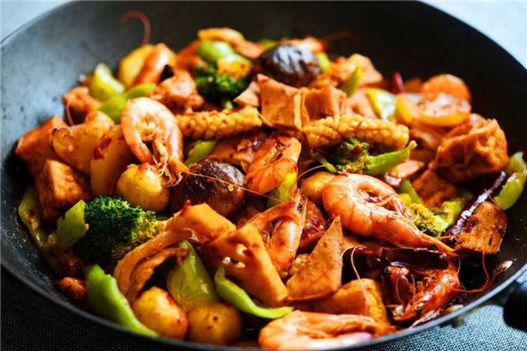 學(xué)習(xí)小地鍋與地鍋雞，掌握傳統(tǒng)美食技藝，開啟餐飲創(chuàng)業(yè)！