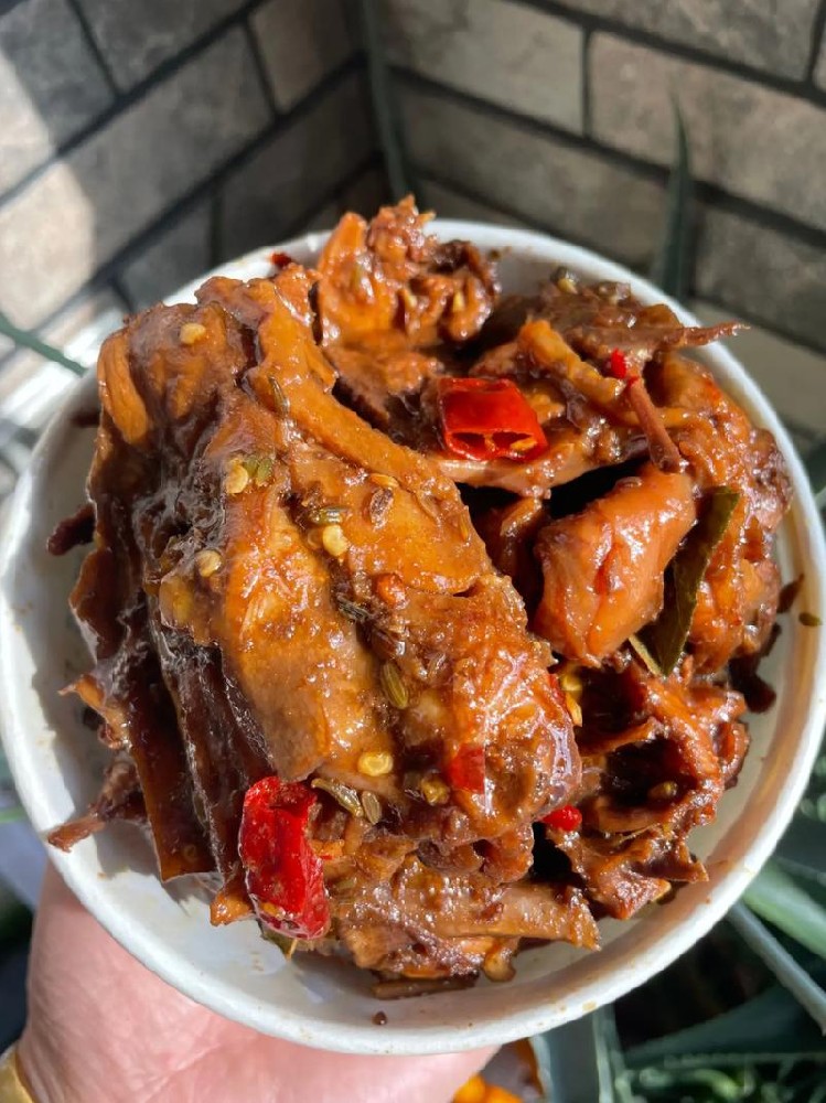 炒雞架小吃培訓(xùn)哪里有？專業(yè)教學(xué)帶你輕松上手