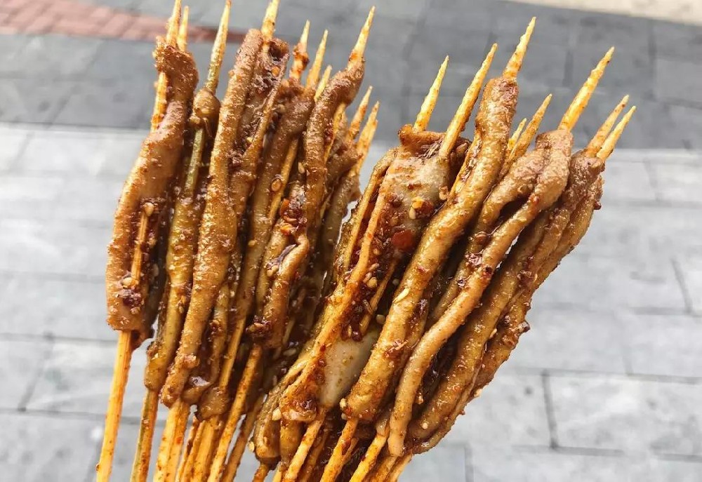 鐵板鴨腸技術(shù)教學(xué)，從配料到火候，輕松掌握秘制風(fēng)味！