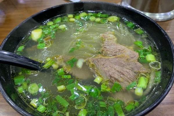 淮南牛肉湯加盟費(fèi)是多少錢(qián)？加盟值不值得，看完再?zèng)Q定！