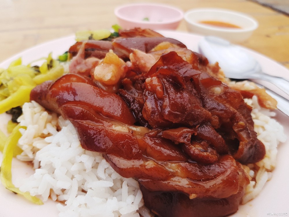 想學豬腳飯？選對地方，手把手教學讓創(chuàng)業(yè)更簡單