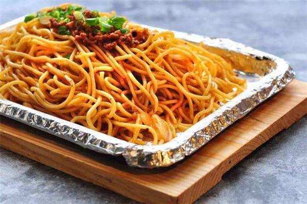 想學(xué)包燒米線？手把手教學(xué)，學(xué)會(huì)獨(dú)特技藝快速上手
