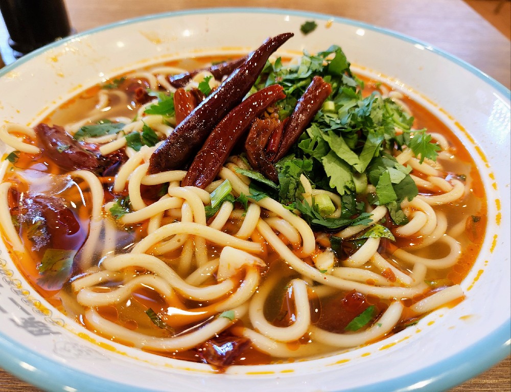 安徽牛肉板面的做法揭秘，學(xué)會(huì)它，你也能開店！