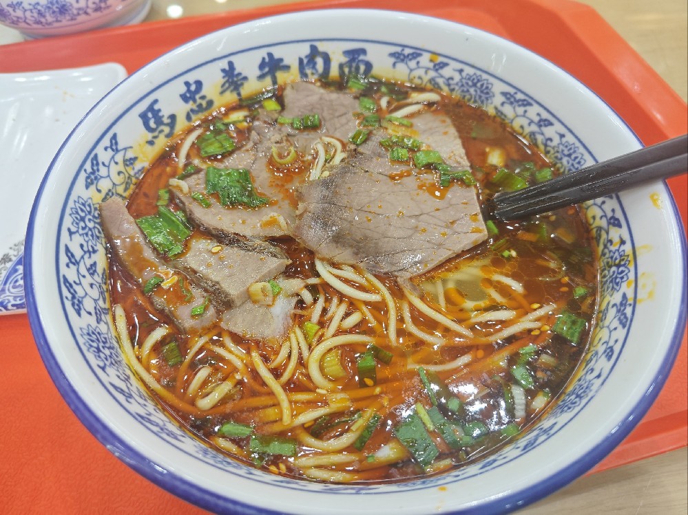 哪里學(xué)蘭州拉面最好？找對培訓(xùn)機構(gòu)，輕松學(xué)會做出美味！