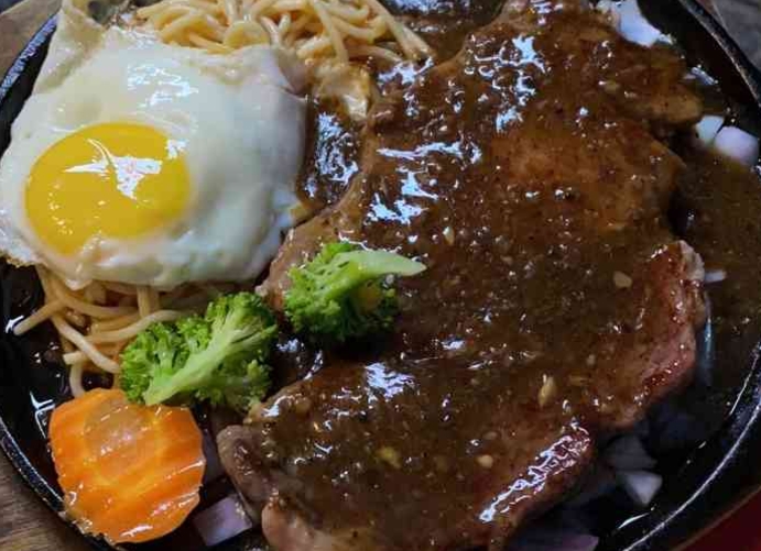 地?cái)偱Ｅ拍睦飳W(xué)？餐飲行業(yè)5大培訓(xùn)真相曝光，選擇不當(dāng)可能讓你“虧”大了！