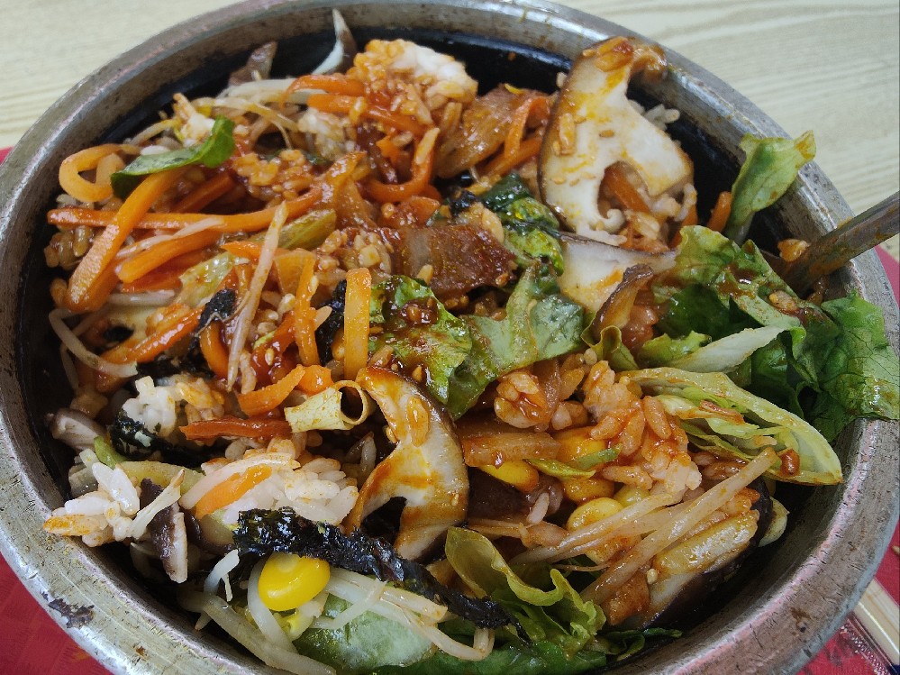 想學(xué)烤肉拌飯的做法？全程教程，教你一步步做出正宗美味！