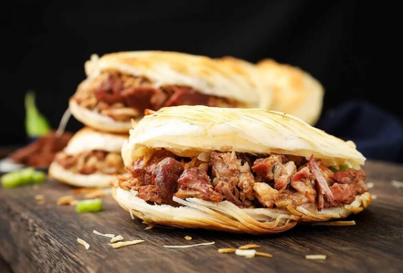 涼皮肉夾饃實體店教學揭秘！創(chuàng)業(yè)者必看，避開常見陷阱！