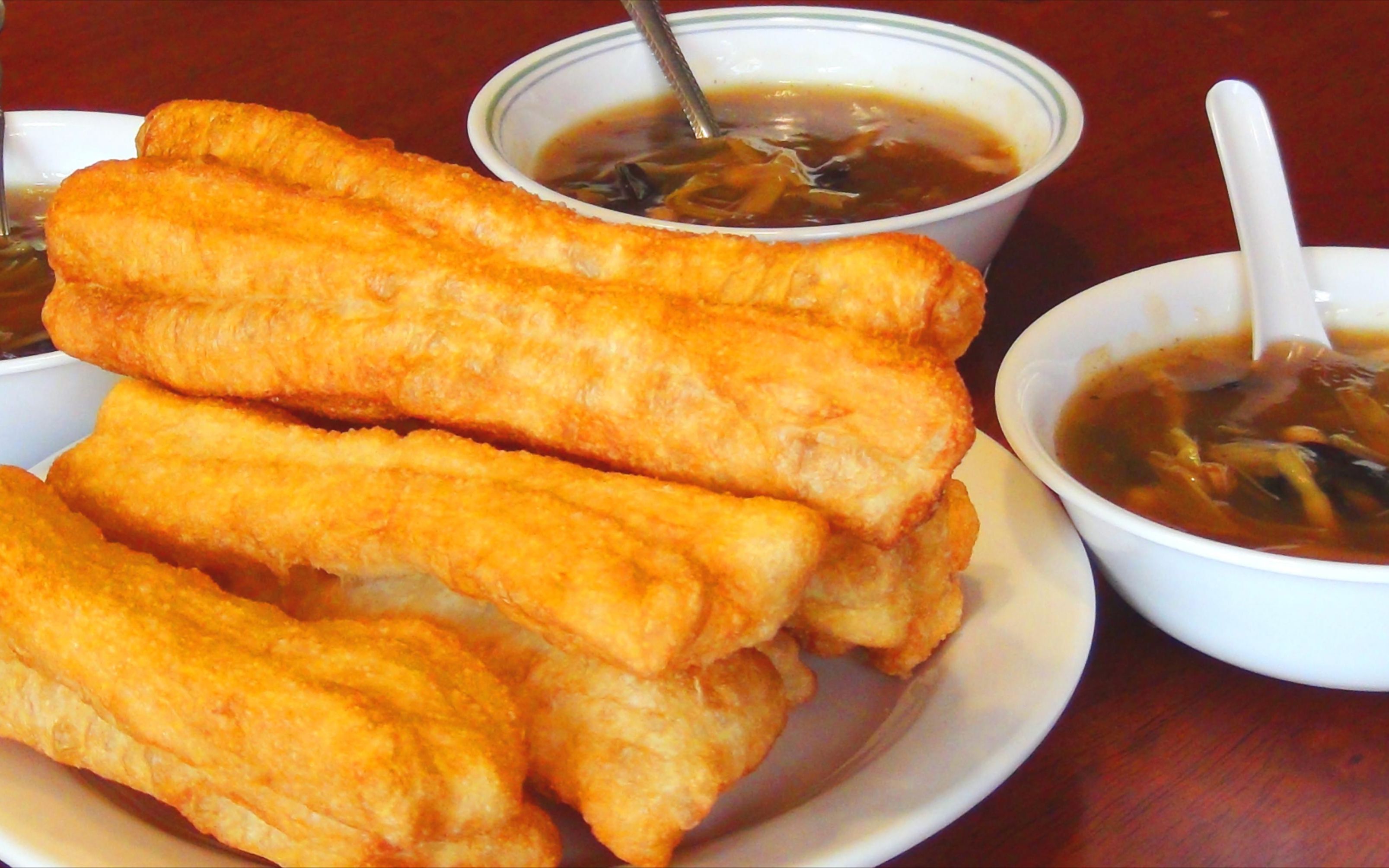 早餐油條制作技術(shù)，教你做出外脆內(nèi)軟的完美油條！