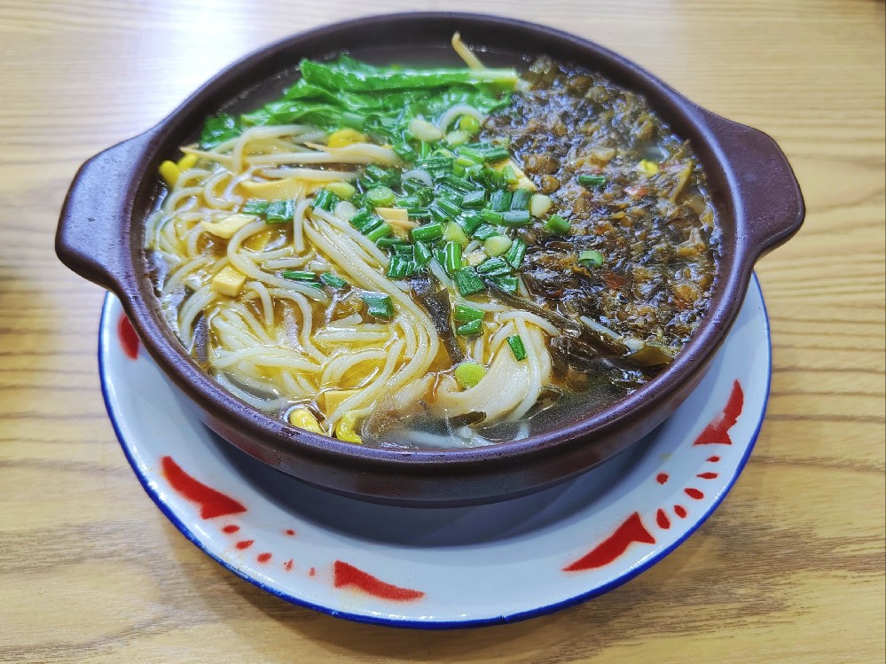 砂鍋米線的做法：簡(jiǎn)單易學(xué)，正宗風(fēng)味重口味愛好者必看！